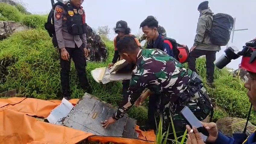 Tak Sampai 24 Jam, Tim SAR Gabungan Temukan Lokasi Jatuhnya Pesawat ATR 42-500 di Pangkep