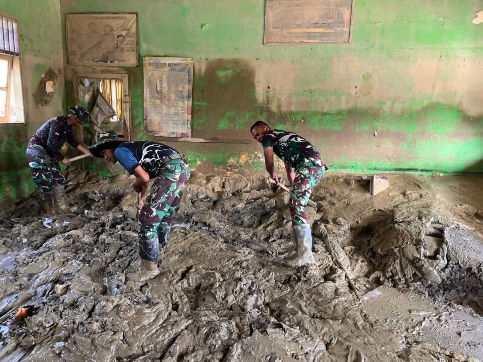 Pascabanjir, TNI AD Fokus Pulihkan Fasilitas Pendidikan di Aceh Tamiang