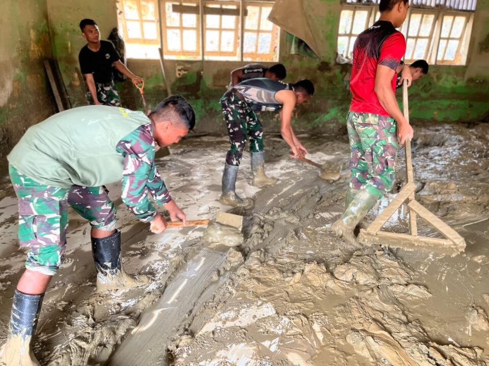 Pascabanjir, TNI AD Fokus Pulihkan Fasilitas Pendidikan di Aceh Tamiang