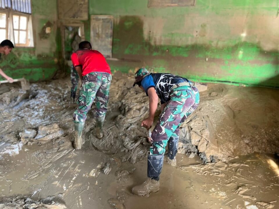 Pascabanjir, TNI AD Fokus Pulihkan Fasilitas Pendidikan di Aceh Tamiang