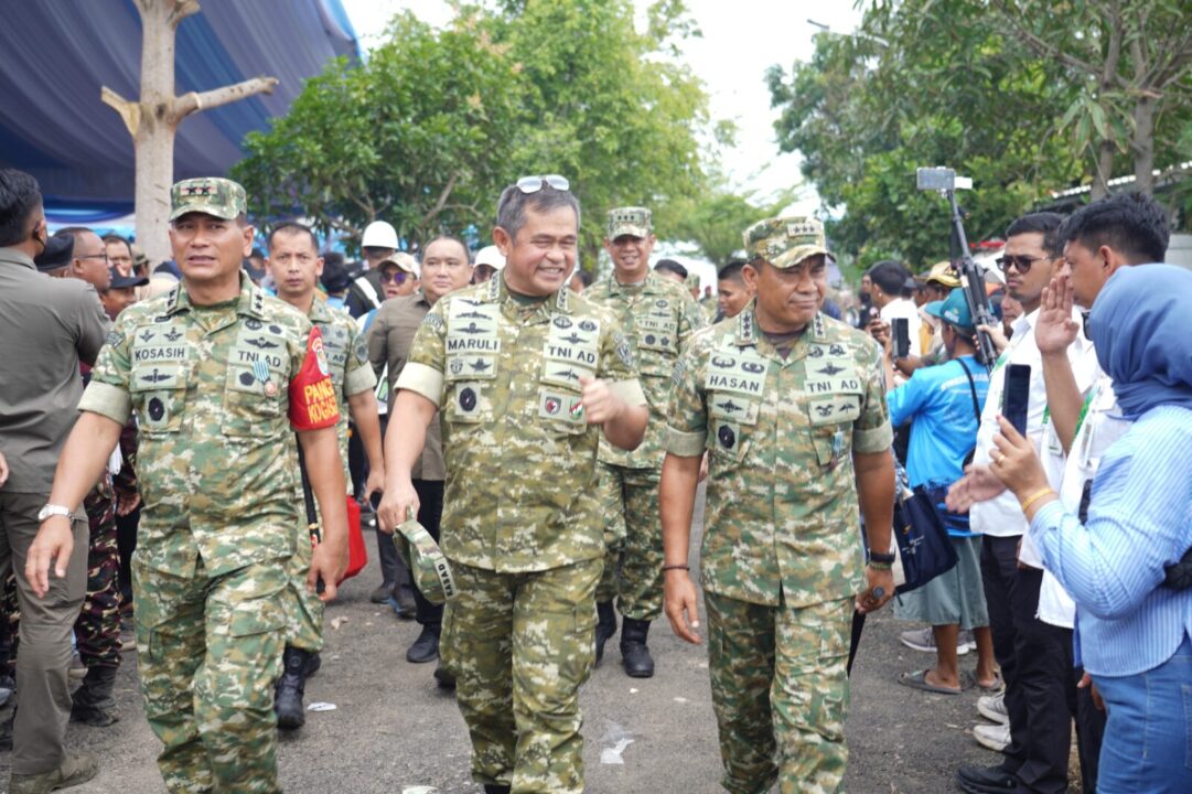 Kasad Hadiri Panen Raya di Cilebar Karawang, Presiden RI Umumkan Swasembada Pangan Nasional