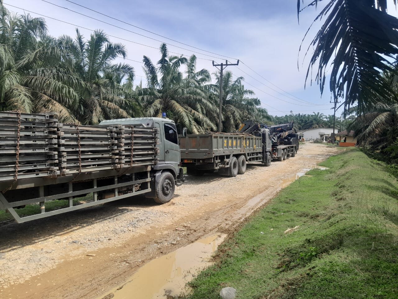 TNI AD Mulai Bangun Jembatan Bailey di Langkat, Pulihkan Akses Antar Desa