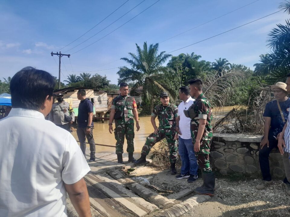 TNI AD Mulai Bangun Jembatan Bailey di Langkat, Pulihkan Akses Antar Desa