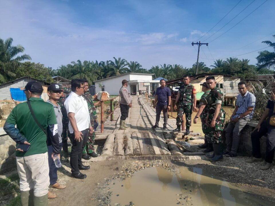 TNI AD Mulai Bangun Jembatan Bailey di Langkat, Pulihkan Akses Antar Desa