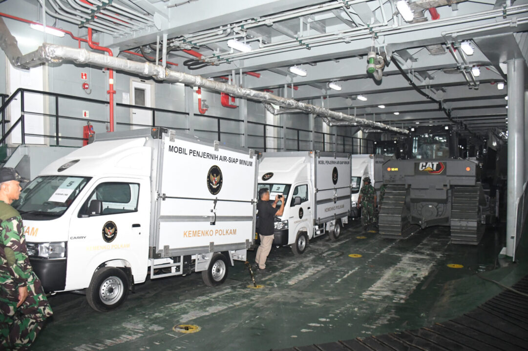 Almatzi Bantuan Kasad untuk Penanganan Bencana Sumut Tiba di Pelabuhan Belawan