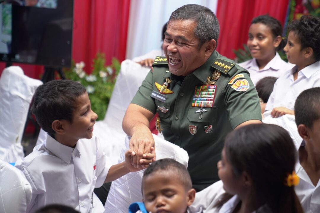 Peduli Masa Depan Bangsa, Kasad Tinjau Renovasi Panti Asuhan di Kupang