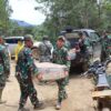 Tembus Medan Sulit Pining, TNI AD Salurkan Bantuan untuk Warga Terdampak Bencana