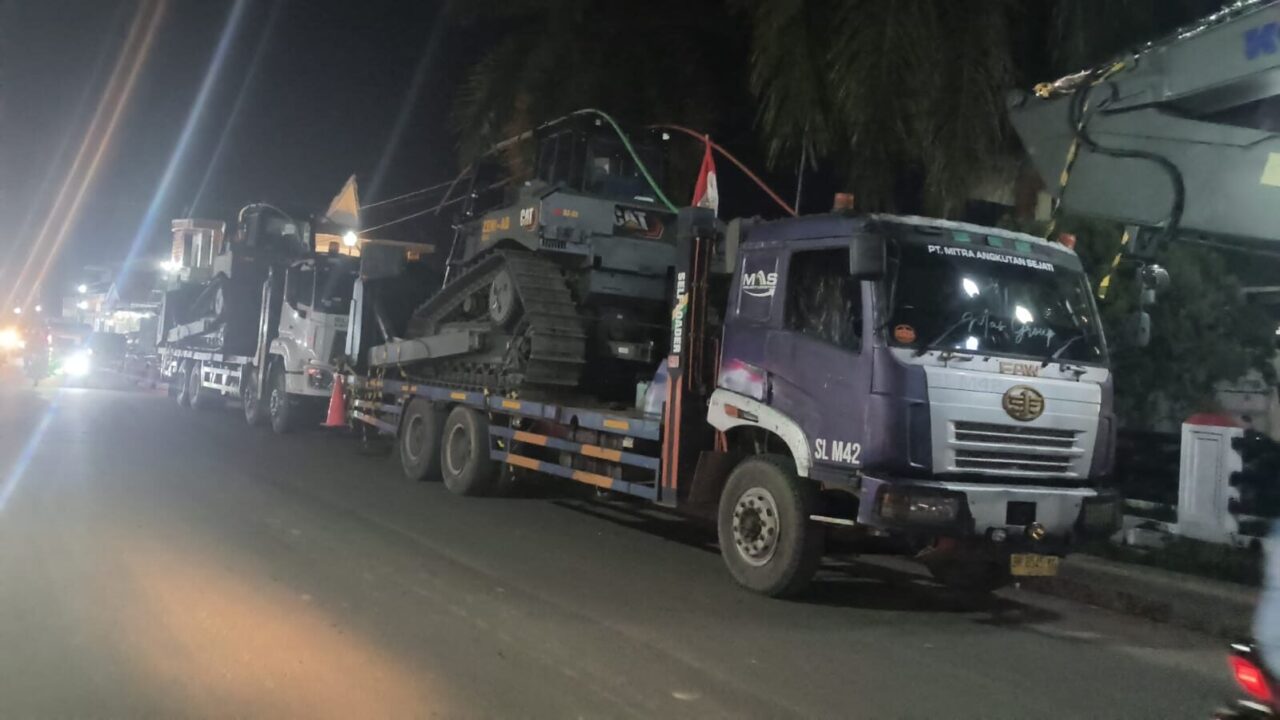 Satgas Gulbencal TNI AD Kerahkan Empat Alat Berat ke Lokasi Bencana Tukka