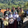 Gelorakan Lagi Semangat Belajar Anak-Anak Rusip Antara, TNI AD Bagikan Tas Sekolah