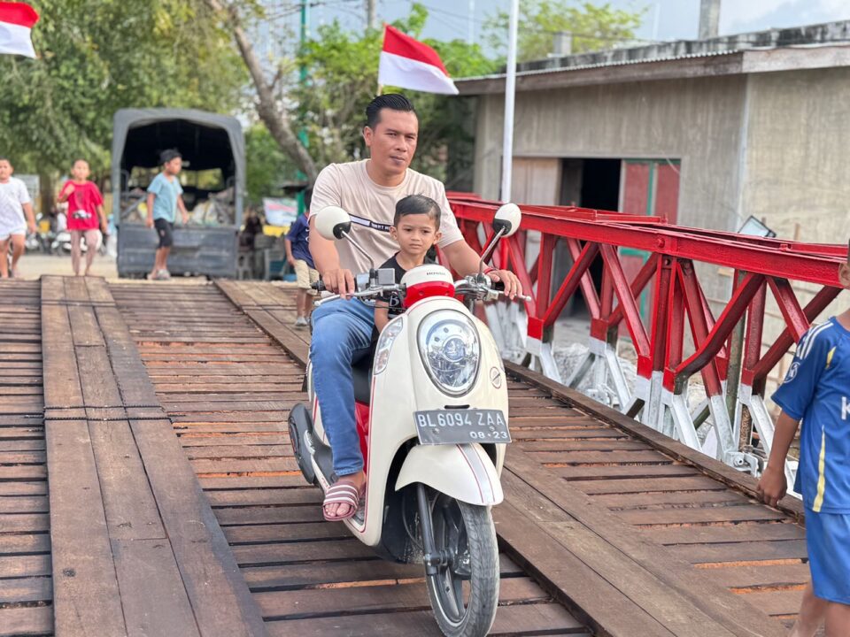 Hadir Pulihkan Harapan Warga Bireuen, TNI AD Rampungkan Pembangunan Jembatan Bailey