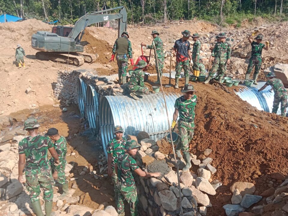 Jembatan Armco di Desa Bair Rampung, Akses Warga Kembali Normal