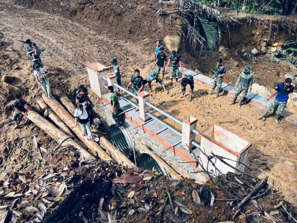 Akses Warga Pulih, Jembatan Aramco di Desa Masundung Siap Digunakan