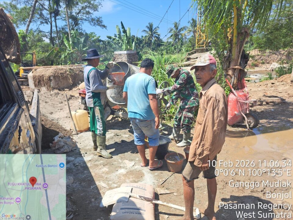 TNI dan Warga Pacu Terus Pembangunan Jembatan Gantung Kampung Alai