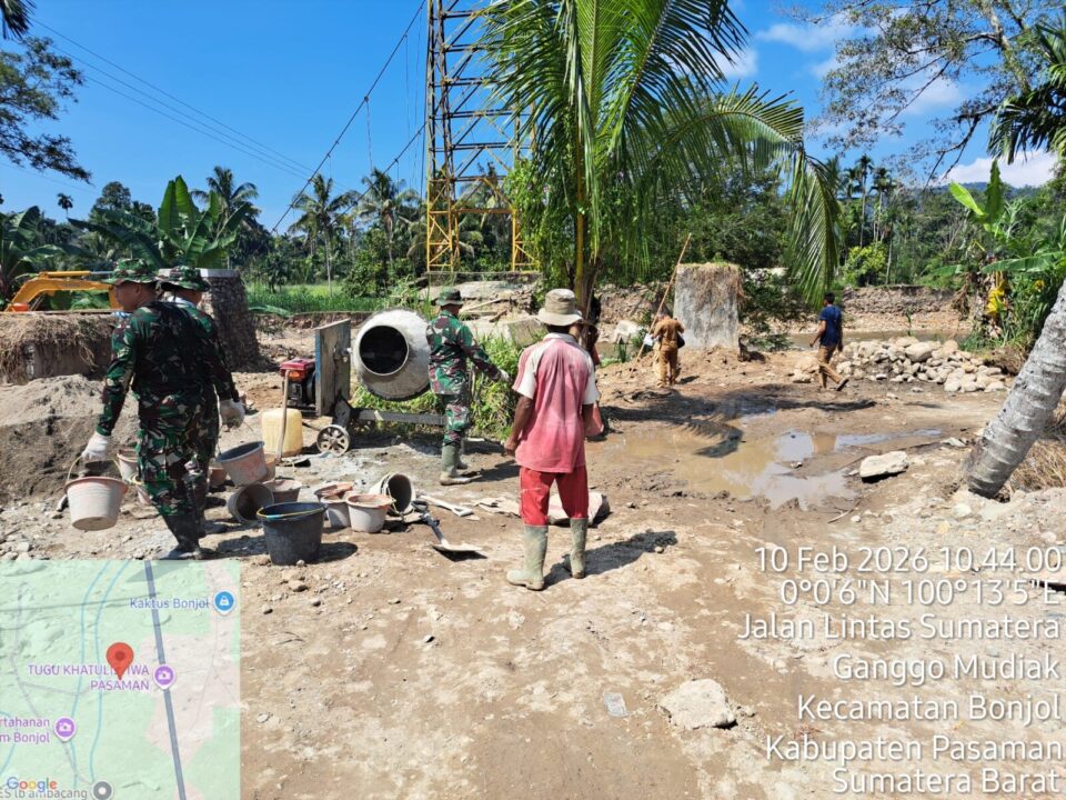 TNI dan Warga Pacu Terus Pembangunan Jembatan Gantung Kampung Alai