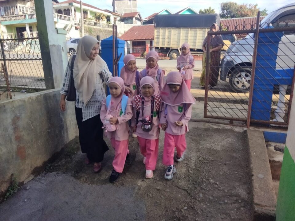 Gotong Royong Pulihkan Sekolah, Anak-Anak Sipirok Bisa Kembali Belajar