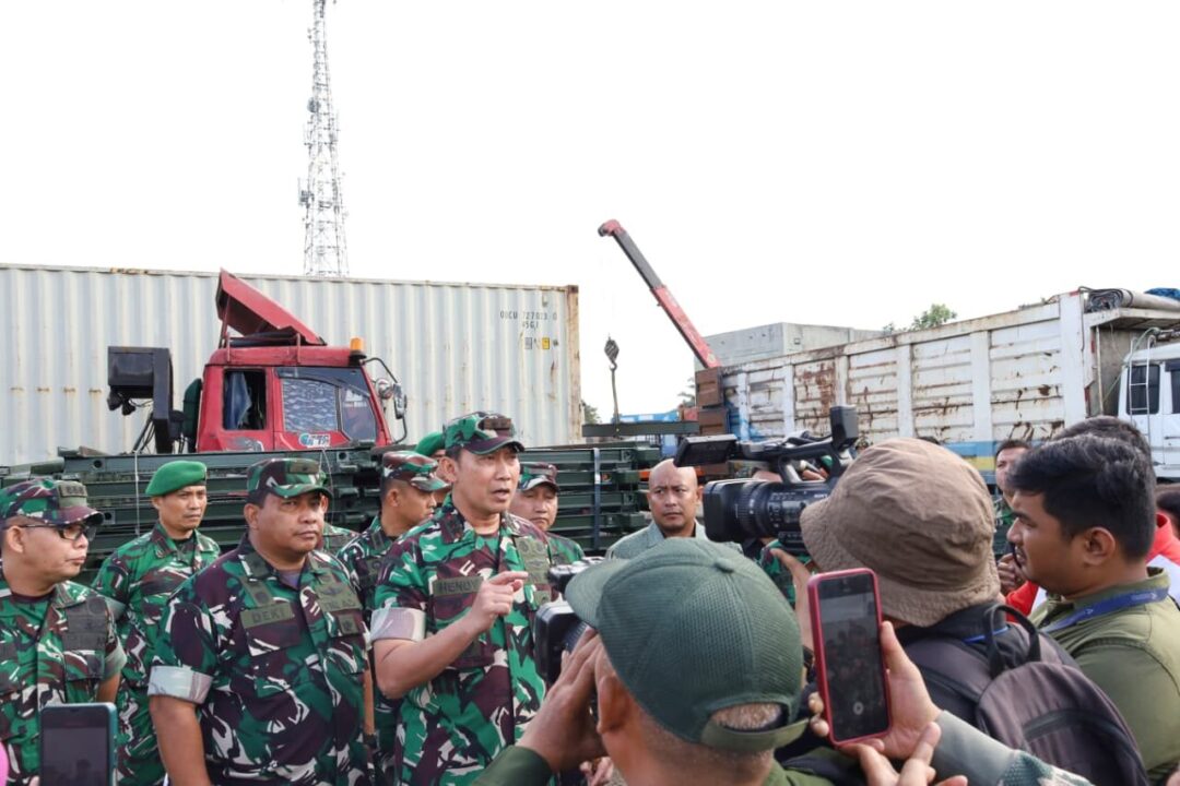 Pastikan Material Lengkap, Pangdam I/BB Tinjau Pemindahan Jembatan Modular di Medan