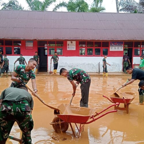 Banjir Susulan Surut, Satgas Gulbencal Bersihkan Ulang SDN 152983 Hutanabolon I