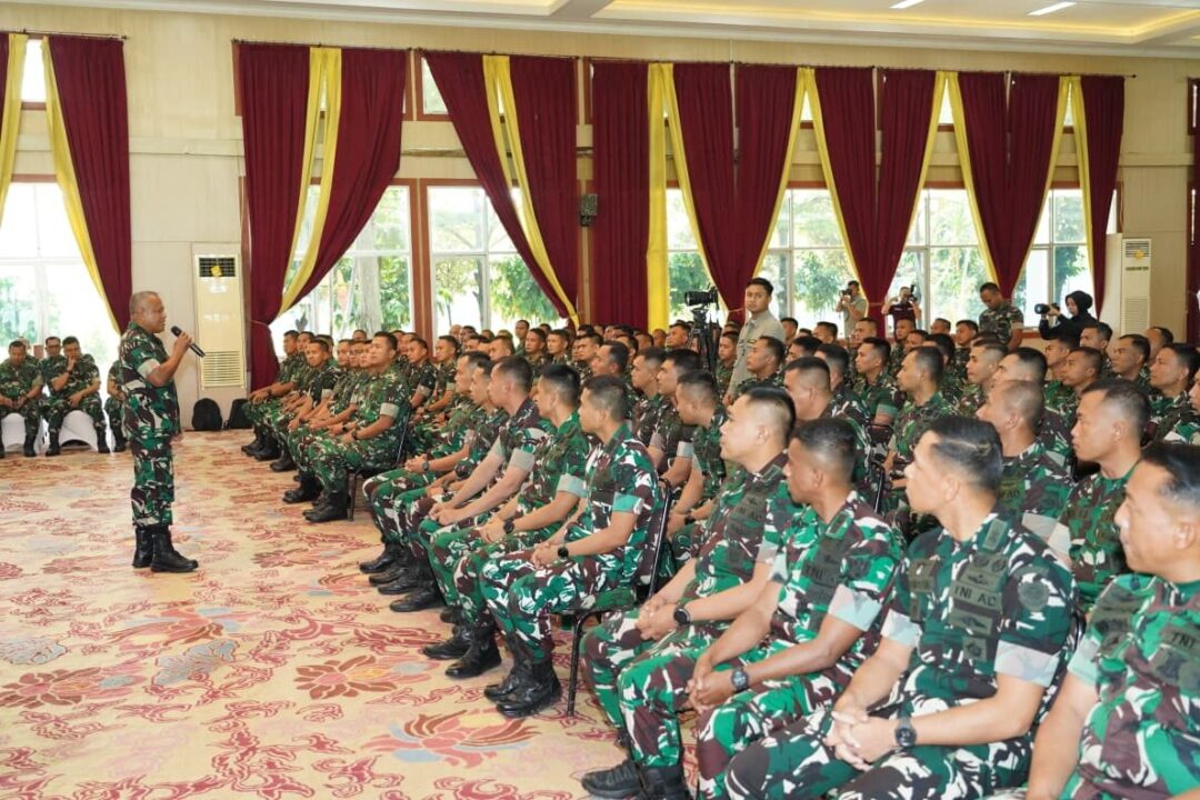 Tekankan Kepemimpinan Humanis, Wakasad: Komandan Harus Dekat dengan Prajurit