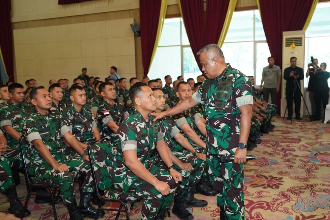 Tekankan Kepemimpinan Humanis, Wakasad: Komandan Harus Dekat dengan Prajurit