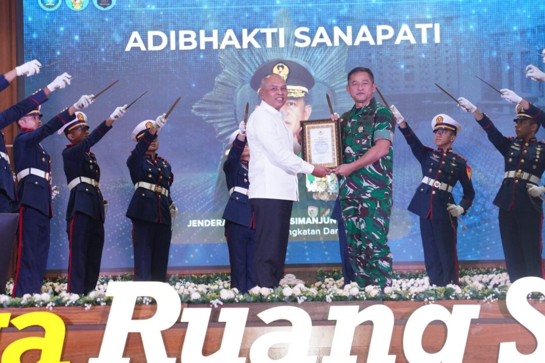 Perkuat Pertahanan Siber TNI AD, Kasad Terima Adibhakti Sanapati dari BSSN