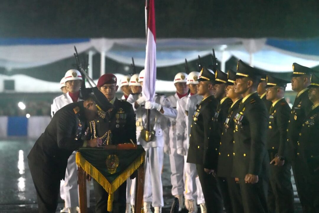 Dibawah Guyuran Hujan, Kasad Lantik 1.202 Perwira Remaja Diktukpa TNI AD Gelombang I TA 2026