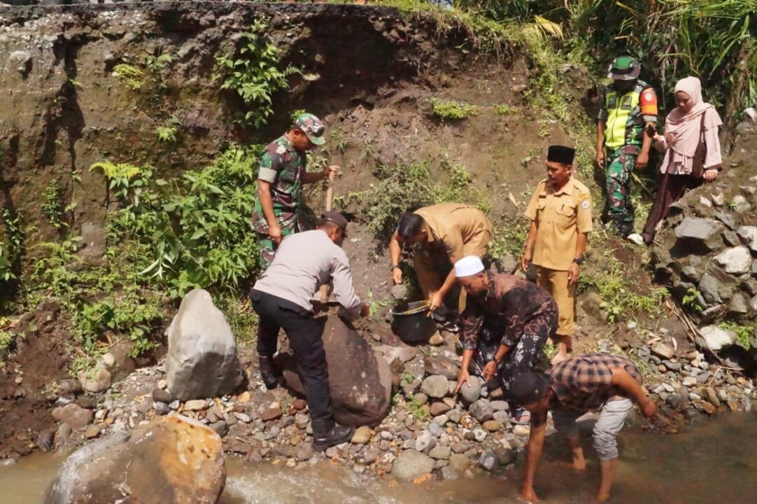 Buka Akses Pedalaman, TNI AD Ground Breaking Jembatan Armco di Bener Meriah