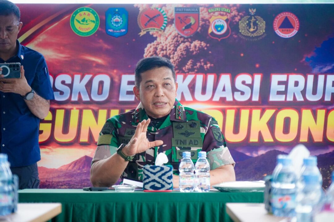 TNI AD Gerak Cepat Pastikan Evakuasi Korban Erupsi Gunung Dukono Berjalan Optimal