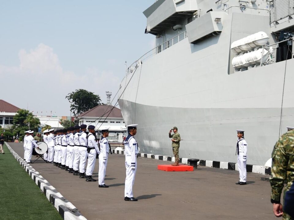 Dukung Perkuatan Penyelamatan Bawah Laut, Kasad Hadiri Penyambutan KRI Canopus-936