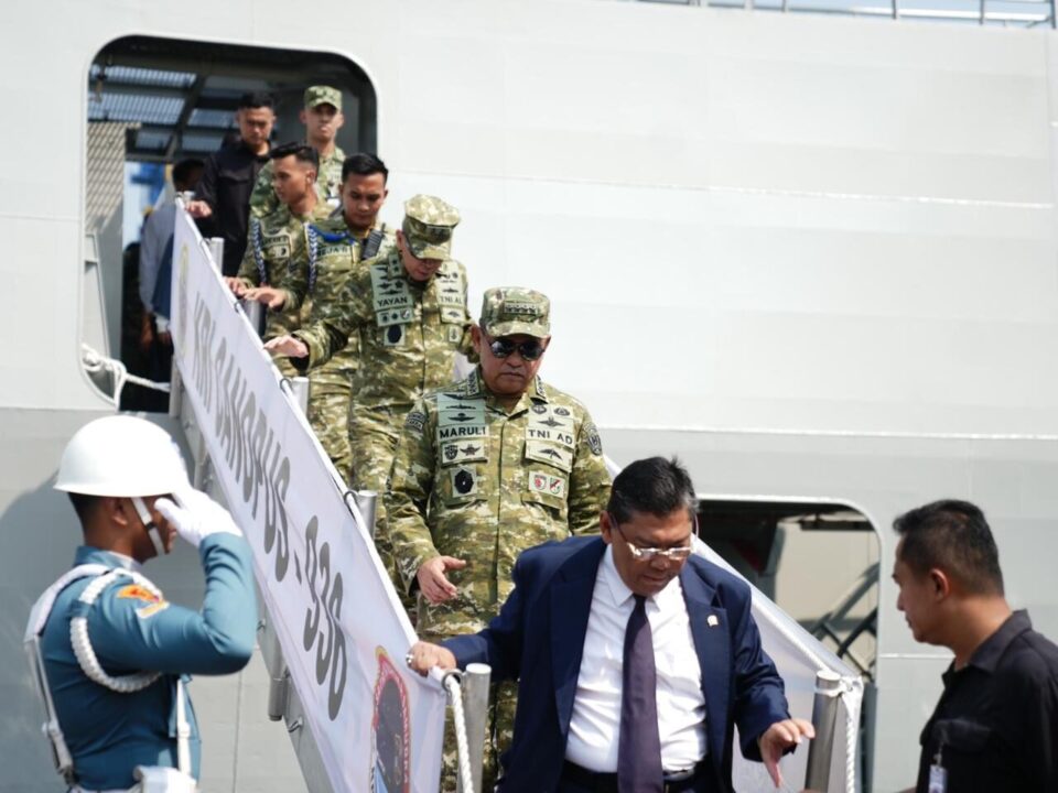 Dukung Perkuatan Penyelamatan Bawah Laut, Kasad Hadiri Penyambutan KRI Canopus-936