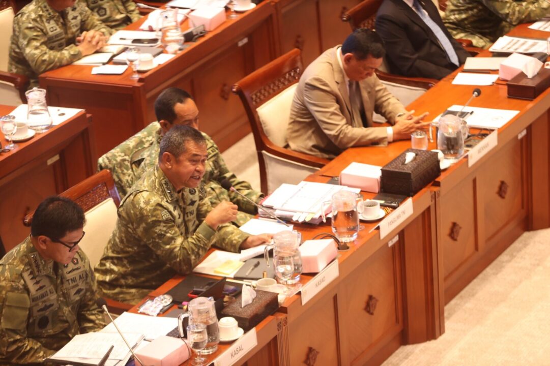 Bahas Geopolitik Global dan Kesiapan Pertahanan, Kasad Ikuti Rapat Kerja dengan Komisi I DPR RI