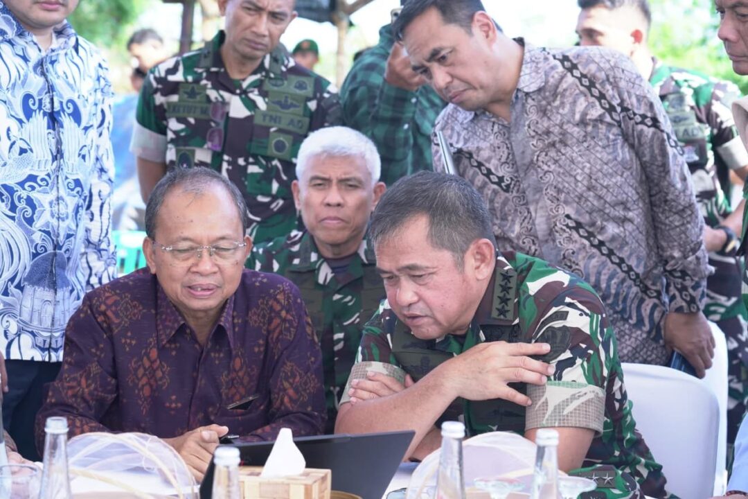 Dukung Energi Terbarukan, Kasad Tinjau Pengelolaan Sampah Terpadu di Bali