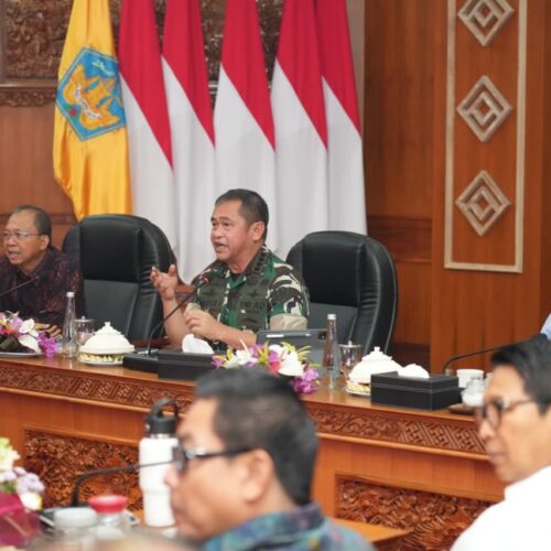 Dukung Energi Terbarukan, Kasad Tinjau Pengelolaan Sampah Terpadu di Bali