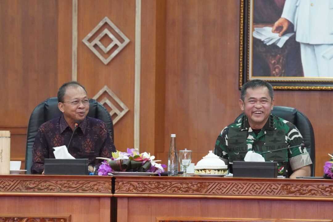 Dukung Energi Terbarukan, Kasad Tinjau Pengelolaan Sampah Terpadu di Bali