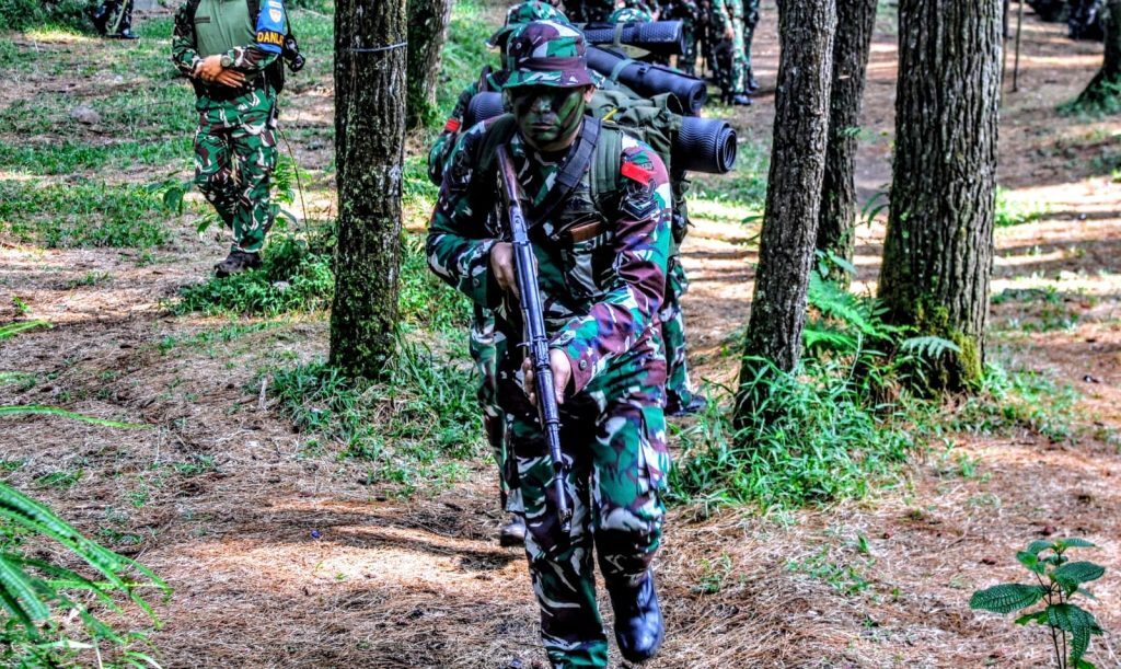 Satangair Pusbekangad Gelar Latihan Taktis Gunung Hutan dan Bakti Sosial di Gunung Bunder