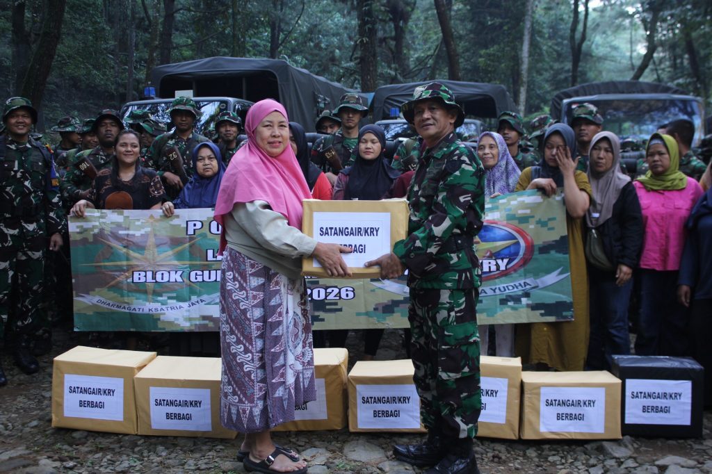 Satangair Pusbekangad Gelar Latihan Taktis Gunung Hutan dan Bakti Sosial di Gunung Bunder