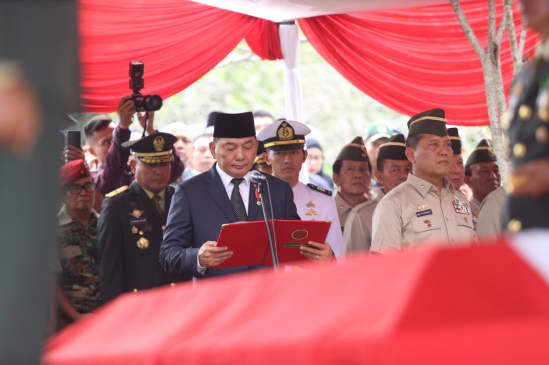 Kasad Beri Penghormatan Terakhir kepada Jenderal TNI (Purn) Ryamizard Ryacudu