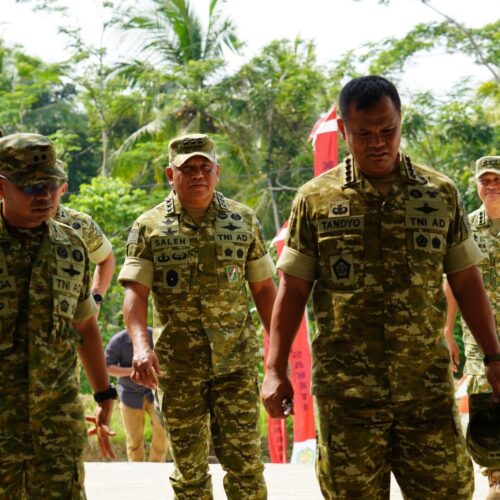 Wakasad Dampingi Wapang TNI Tinjau Program Strategis Pemerintah di Pandeglang