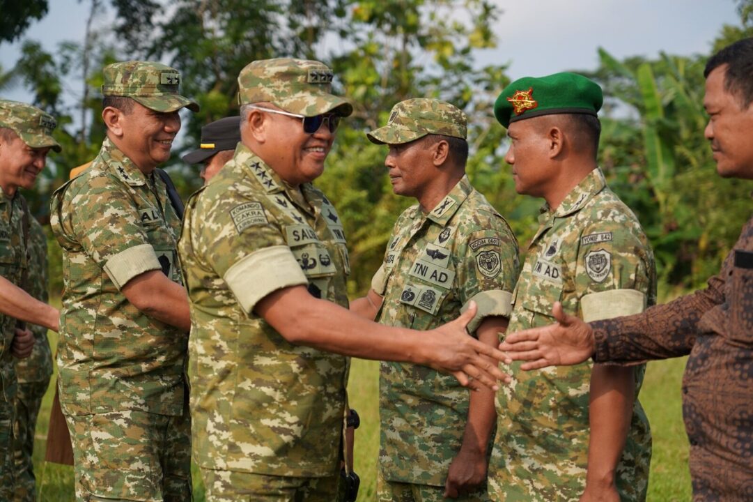 Wakasad Dampingi Wapang TNI Tinjau Program Strategis Pemerintah di Pandeglang