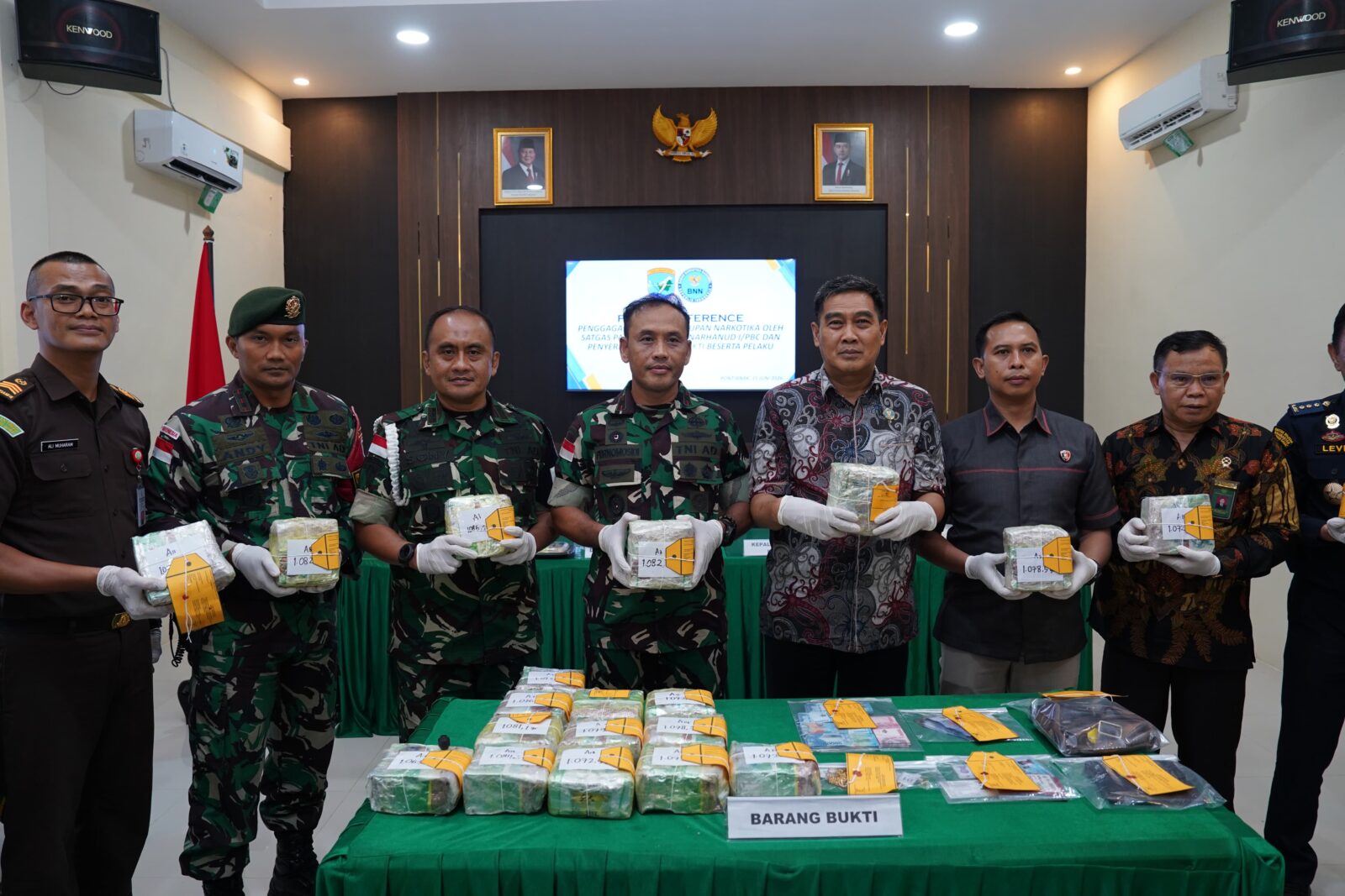 Satgas Pamtas Yonarhanud 1/PBC/1 Kostrad Gagalkan Penyelundupan Puluhan Kilo Narkoba