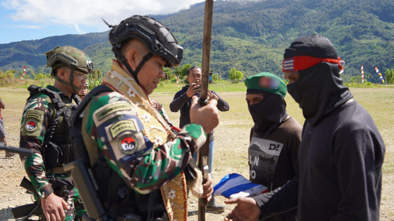Delapan Anggota OPM Kodap XV/Ngalum Kupel Memilih Jalan Damai, Kiwirok Menorehkan Harapan Baru bagi Papua