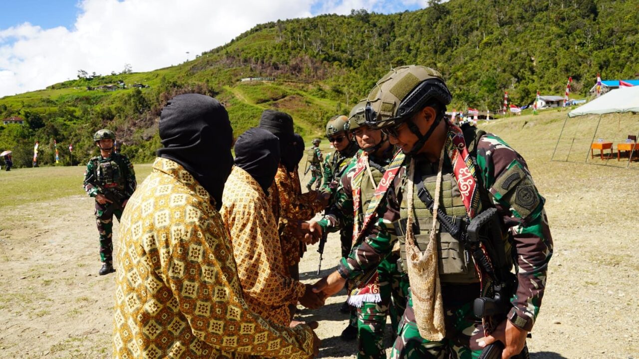 Delapan Anggota OPM Kodap XV/Ngalum Kupel Memilih Jalan Damai, Kiwirok Menorehkan Harapan Baru bagi Papua
