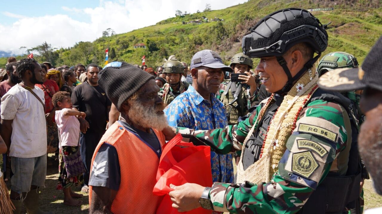 Delapan Anggota OPM Kodap XV/Ngalum Kupel Memilih Jalan Damai, Kiwirok Menorehkan Harapan Baru bagi Papua