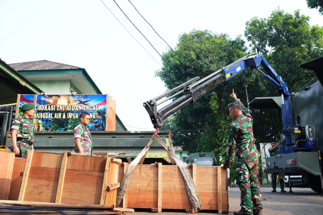 Perluas Akses Air Bersih dan Listrik di Papua, TNI AD Kirim Dukungan Program Manunggal Air dan Papua Terang