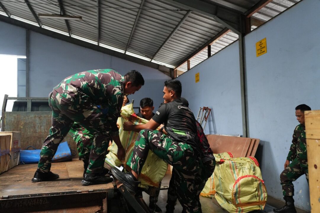 Perluas Akses Air Bersih dan Listrik di Papua, TNI AD Kirim Dukungan Program Manunggal Air dan Papua Terang
