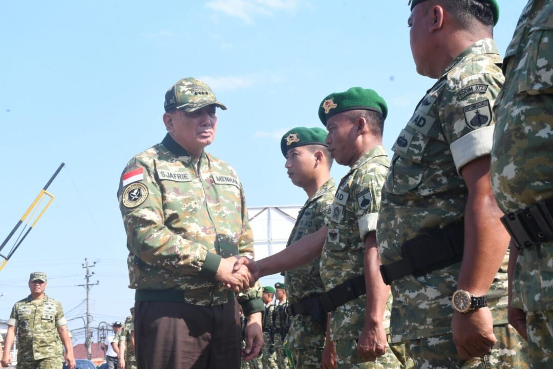 Pastikan Kesiapan Satuan, Wakasad Dampingi Menhan dan Wapang TNI Tinjau 3 Sat TP di Kodam IV/Diponegoro