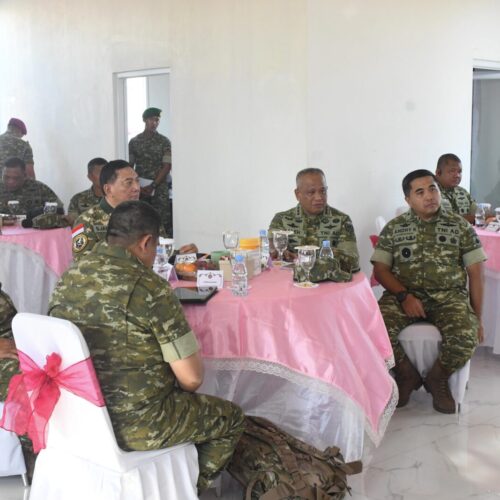 Pastikan Kesiapan Satuan, Wakasad Dampingi Menhan dan Wapang TNI Tinjau 3 Sat TP di Kodam IV/Diponegoro