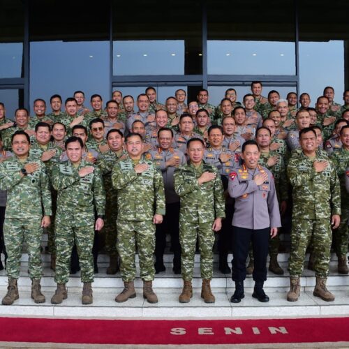 Kasad Dampingi Panglima TNI Terima Kunjungan Silaturahmi Kapolri di Mabes TNI