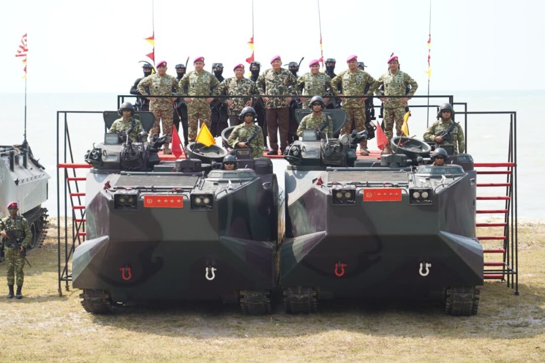 Kasad Dikukuhkan sebagai Warga Kehormatan Korps Marinir TNI AL