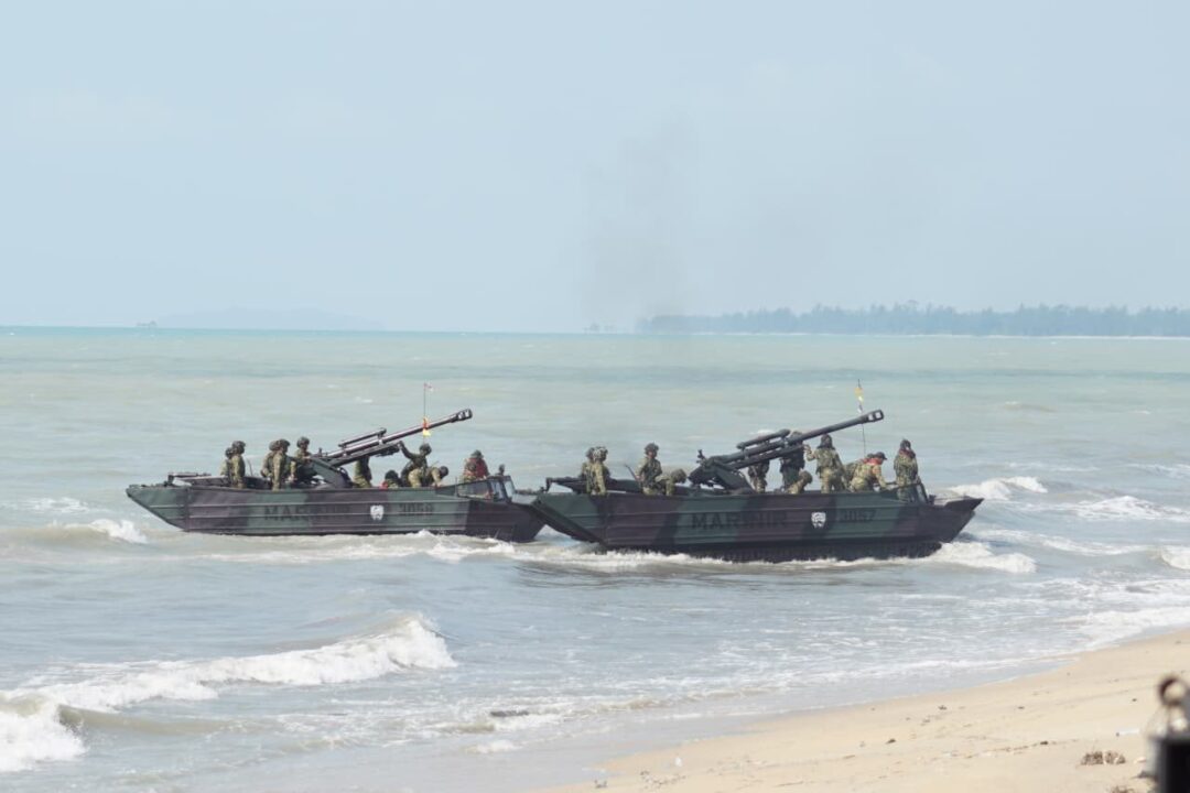 Kasad Dikukuhkan sebagai Warga Kehormatan Korps Marinir TNI AL