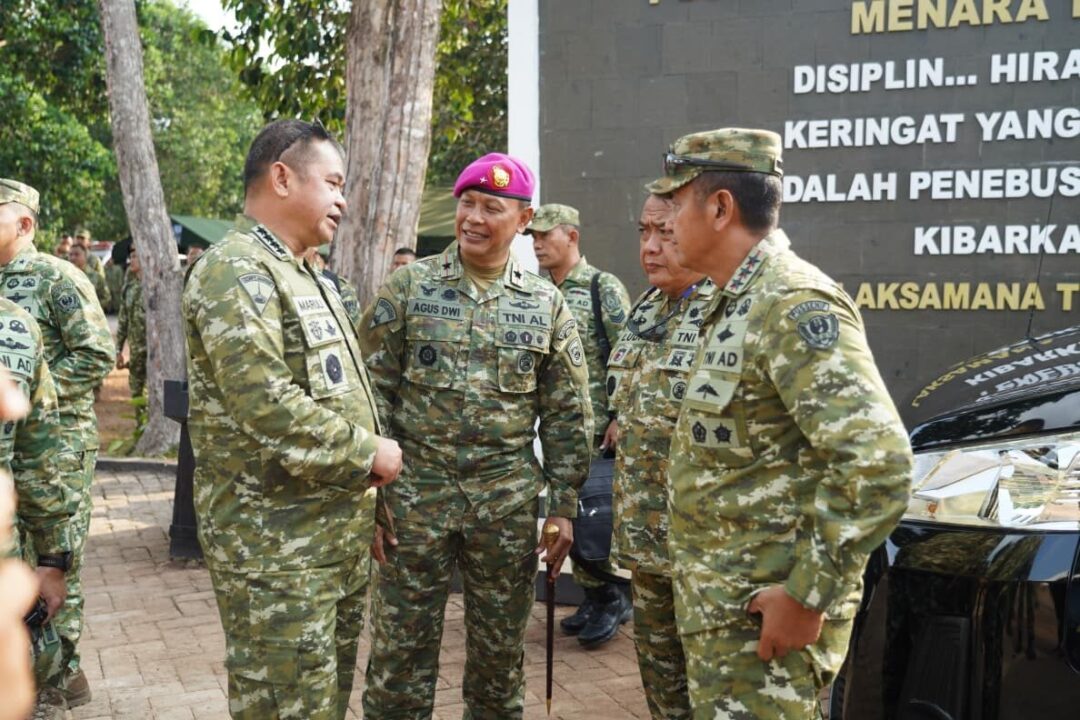 Kasad Dikukuhkan sebagai Warga Kehormatan Korps Marinir TNI AL